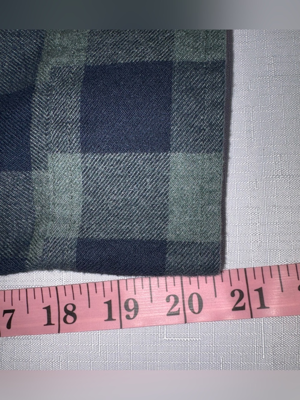 Izod Lightweight Flannel Green & Blue Plaid Button-Down Casual Shirt, Size Large - Picture 5 of 6